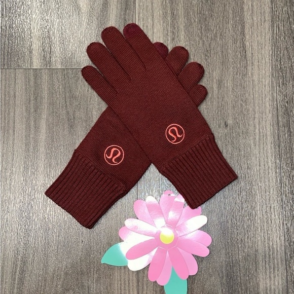 NWOT Lululemon Gloves - Picture 1 of 6